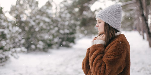 Peau sèche : notre routine complète pour en prendre soin cet hiver