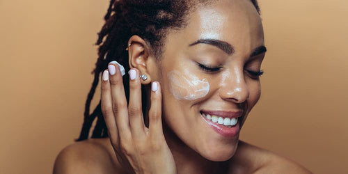 Peau grasse : pourquoi et comment l'hydrater ? - Phytoceutic