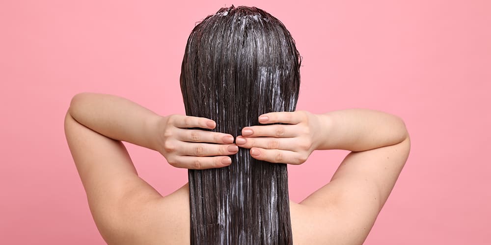 Pourquoi et comment faire un gommage cheveux ? - Phytoceutic